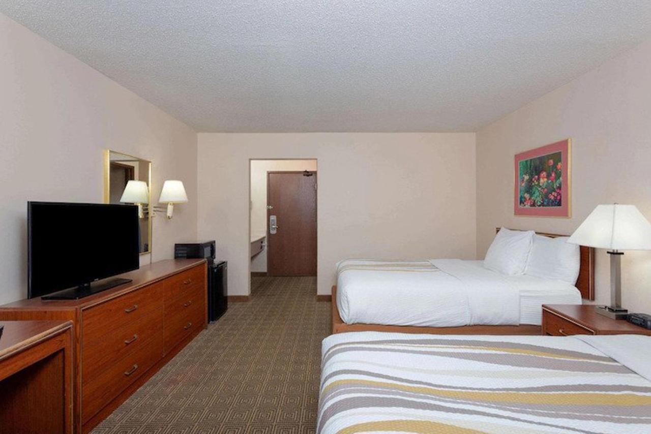 La Quinta Inn By Wyndham Indianapolis East-Post Drive Exterior foto