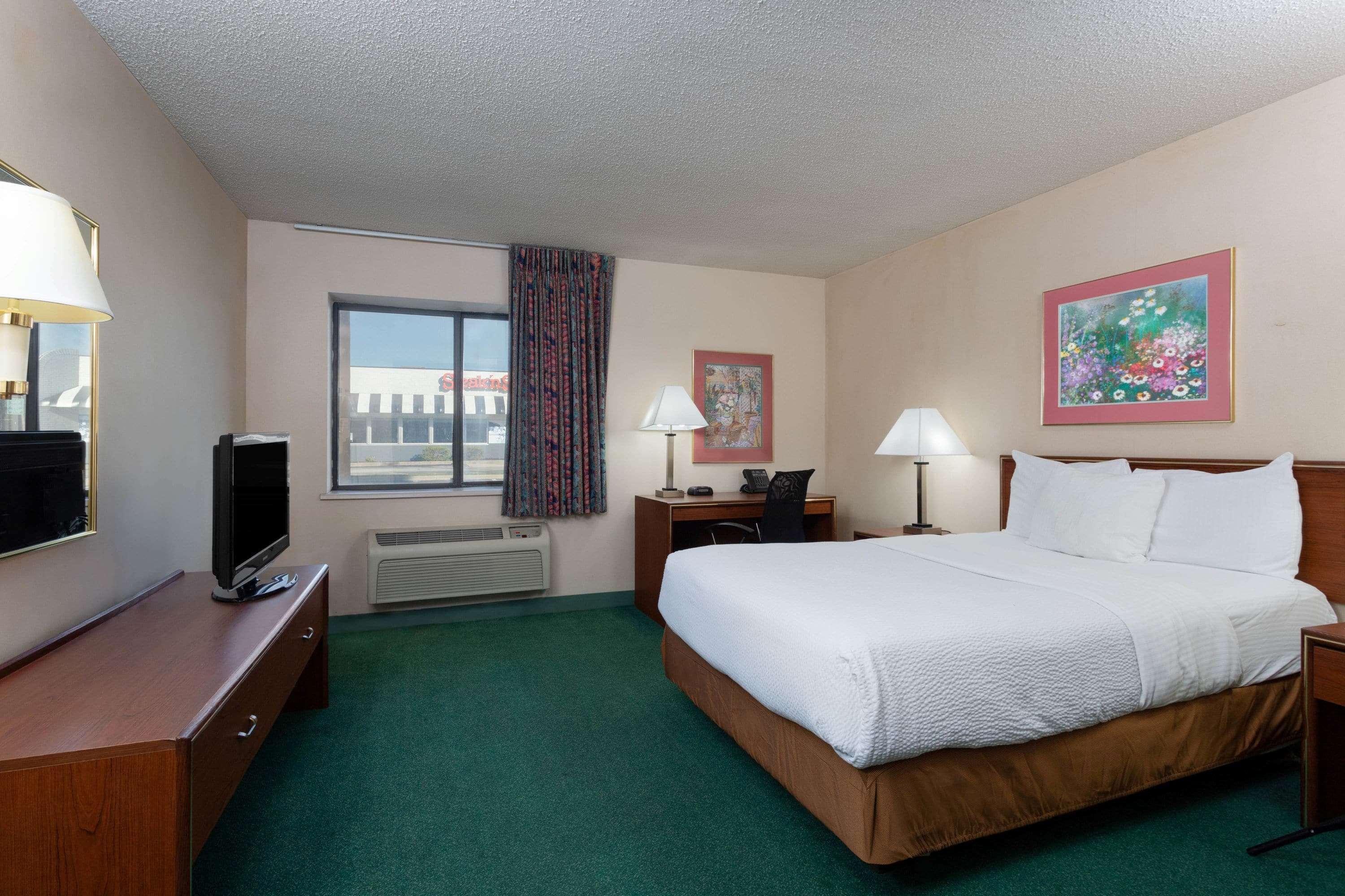 La Quinta Inn By Wyndham Indianapolis East-Post Drive Exterior foto