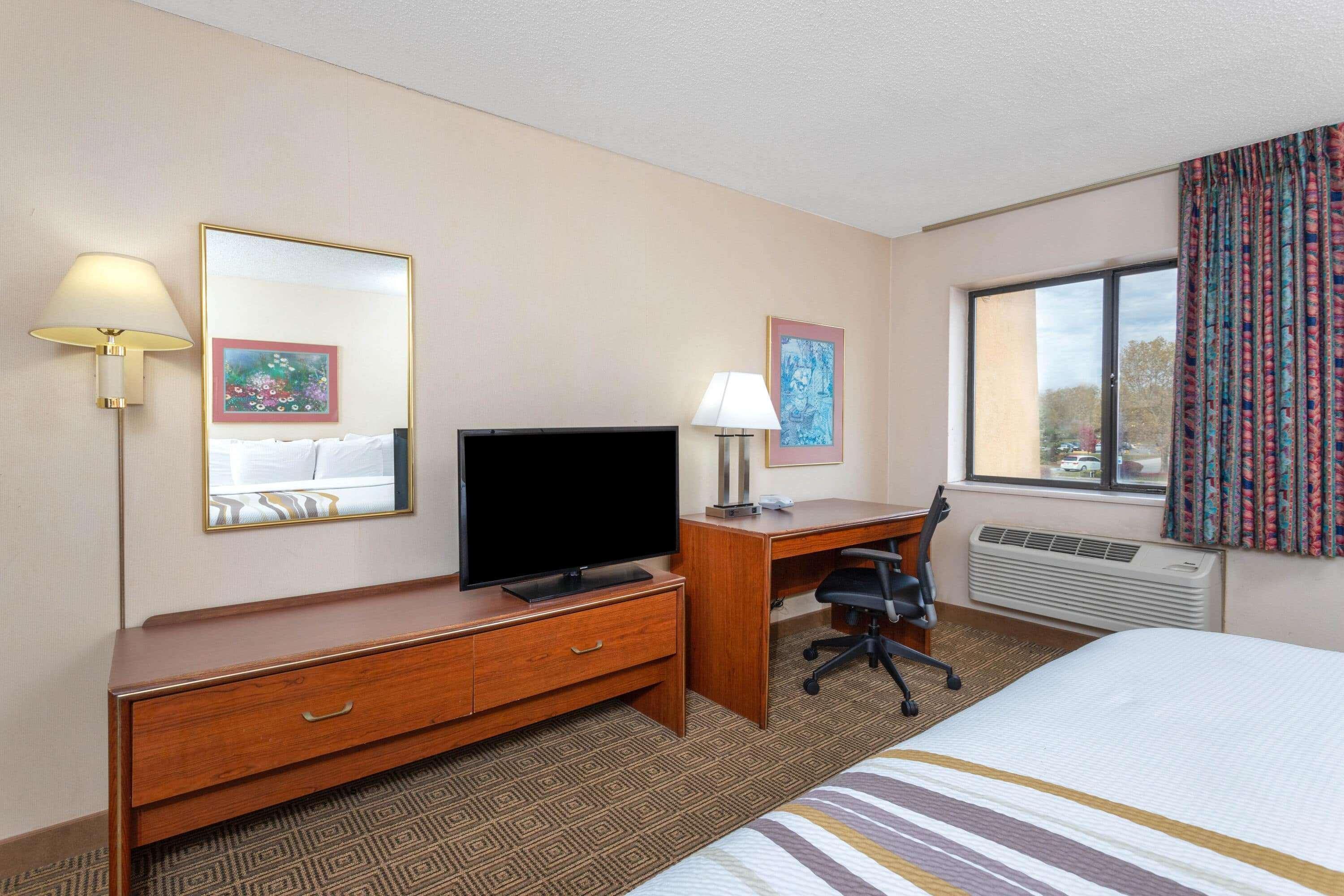 La Quinta Inn By Wyndham Indianapolis East-Post Drive Exterior foto
